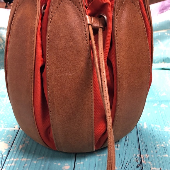 By-Lin Tulip Handbag - Picture 5 of 6